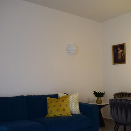 T&L Apartments Agiaos Tychonas 利马索尔 外观 照片