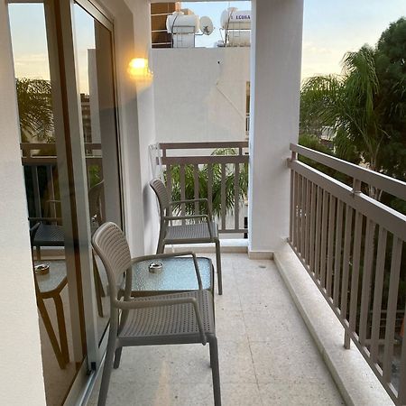 T&L Apartments Agiaos Tychonas 利马索尔 外观 照片