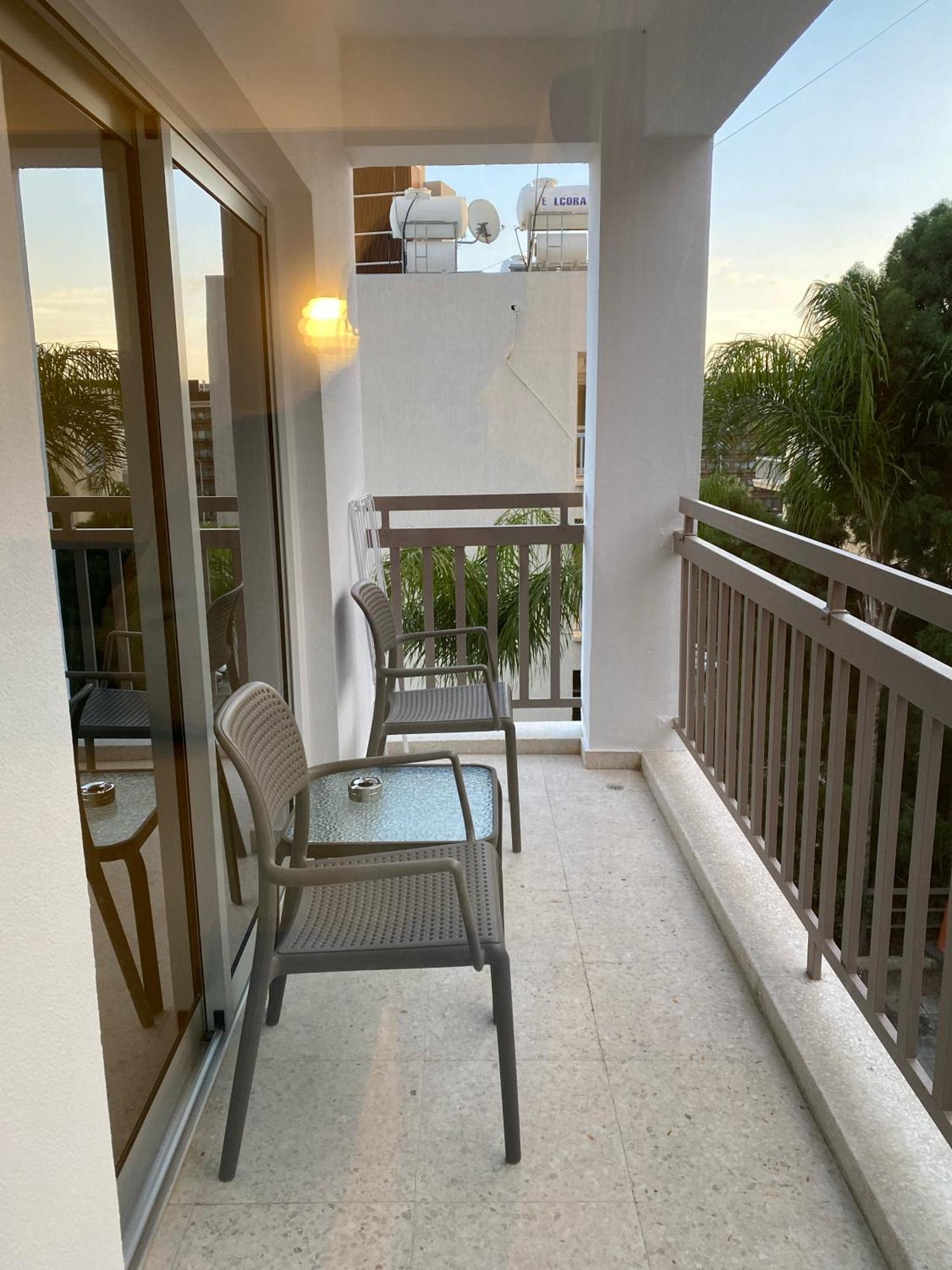 T&L Apartments Agiaos Tychonas 利马索尔 外观 照片